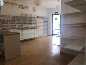 Retail in Amposta, Tarragona for lease Interior Photo- Image 2 of 10