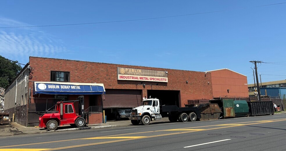 483-495 Frelinghuysen Ave, Newark, NJ à louer - Photo du bâtiment - Image 1 de 11
