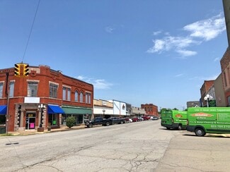 Plus de détails pour 101 N Broadway St, Hugo, OK - Commerce de détail à louer