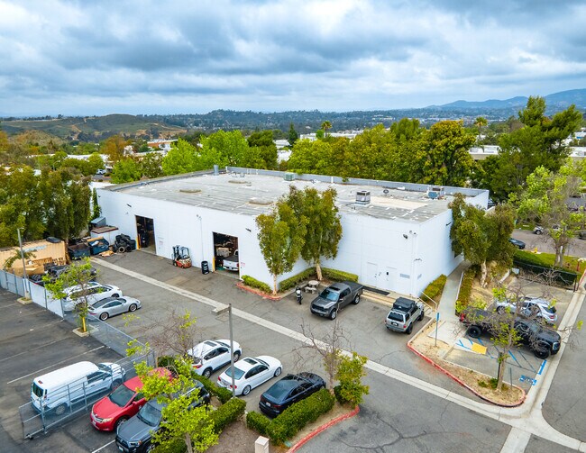 Plus de détails pour 2520 Pioneer Ave, Vista, CA - Industriel à vendre