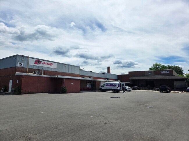 Plus de détails pour 263-275 Park Ave, East Hartford, CT - Industriel à louer