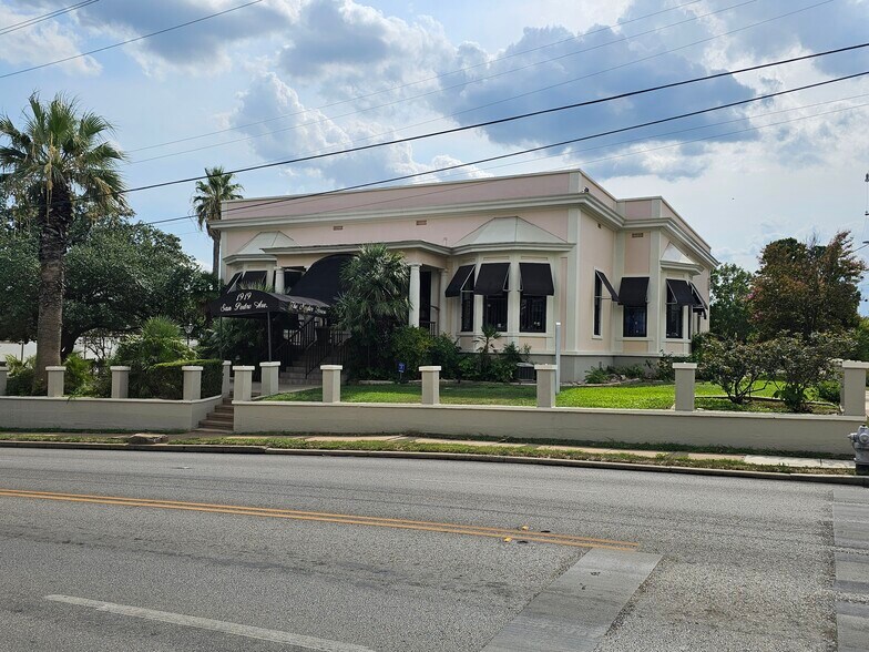 1919 San Pedro Ave, San Antonio, TX for sale - Building Photo - Image 2 of 12