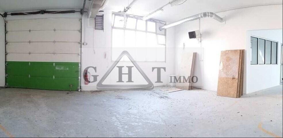 Industrial in Saint-Maur-des-Fossés for lease - Interior Photo - Image 2 of 7
