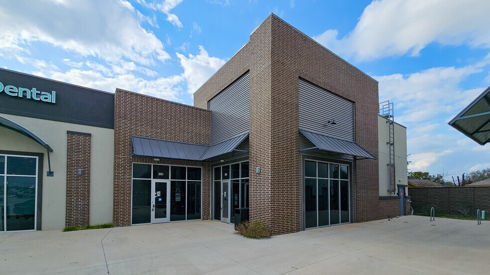 821 W New Hope Dr, Cedar Park, TX à louer - Photo du bâtiment - Image 1 de 15