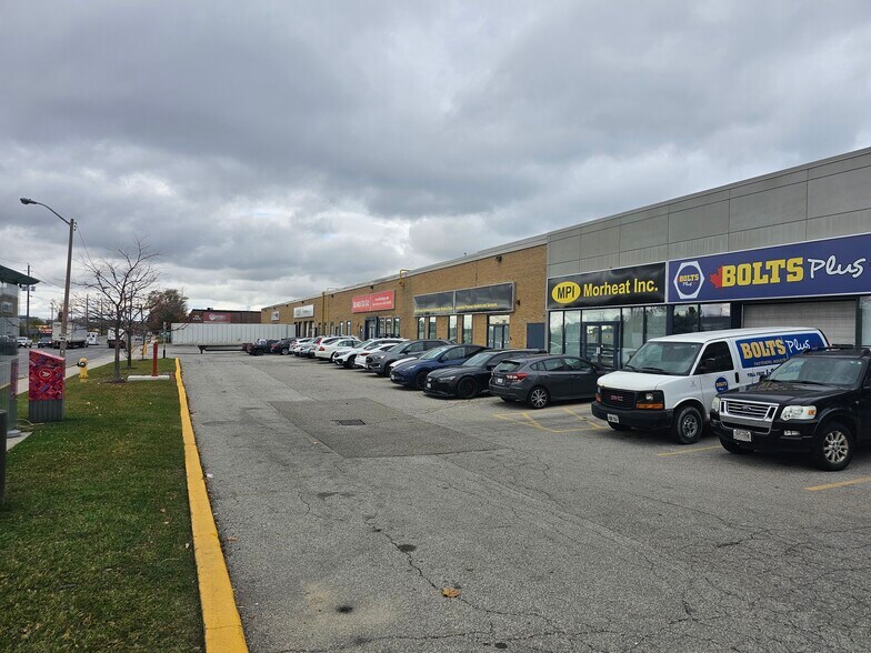 170 Brockport Dr, Toronto, ON for lease - Building Photo - Image 2 of 2