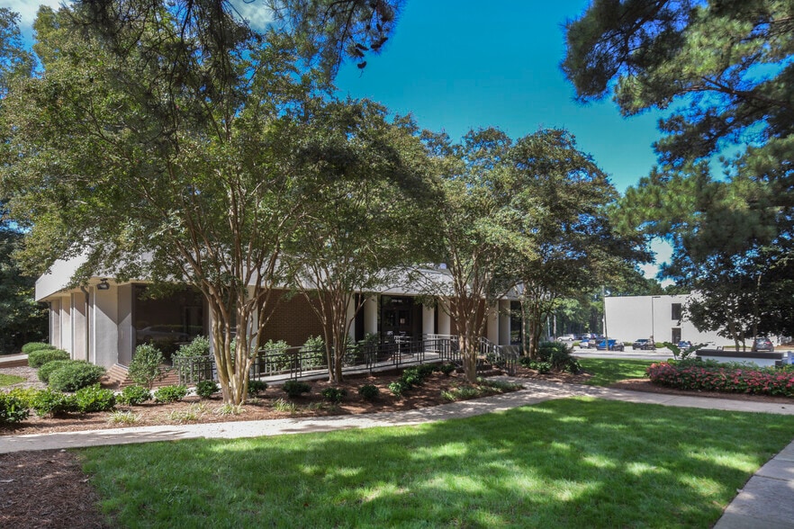 3709 National Dr, Raleigh, NC for lease - Building Photo - Image 2 of 7