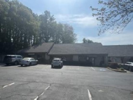 875 Old Roswell Rd, Roswell, GA 30076 - Unit 100A -  - Interior Photo - Image 2 of 7