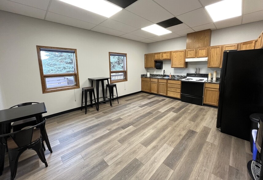 1905 Plaza Blvd, Rapid City, SD for lease - Building Photo - Image 2 of 7