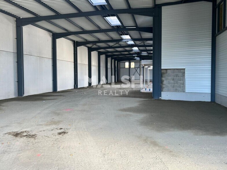 Chemin D'Yvours, OULLINS-PIERRE-BÉNITE for lease - Building Photo - Image 2 of 20