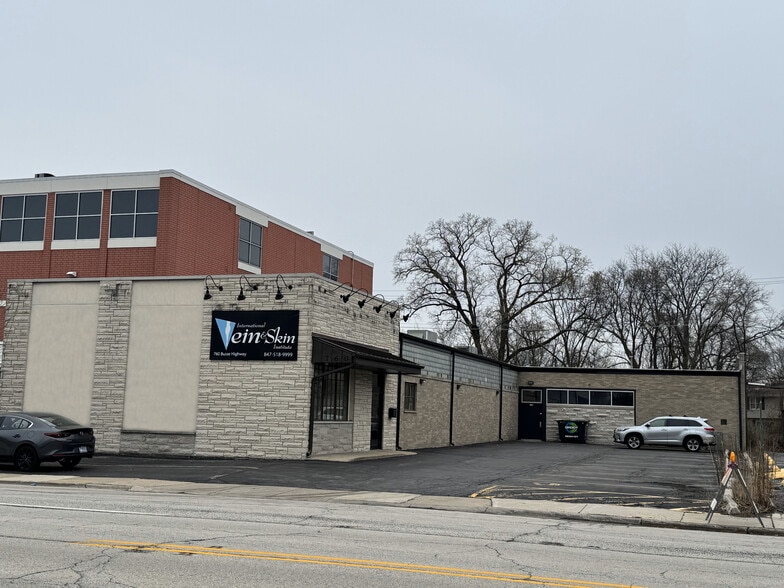 760 Busse Hwy, Park Ridge, IL for lease - Building Photo - Image 1 of 12