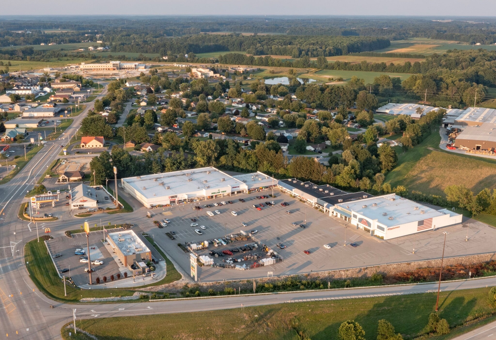 100 Cross County Plz, Batesville, IN for lease Primary Photo- Image 1 of 7