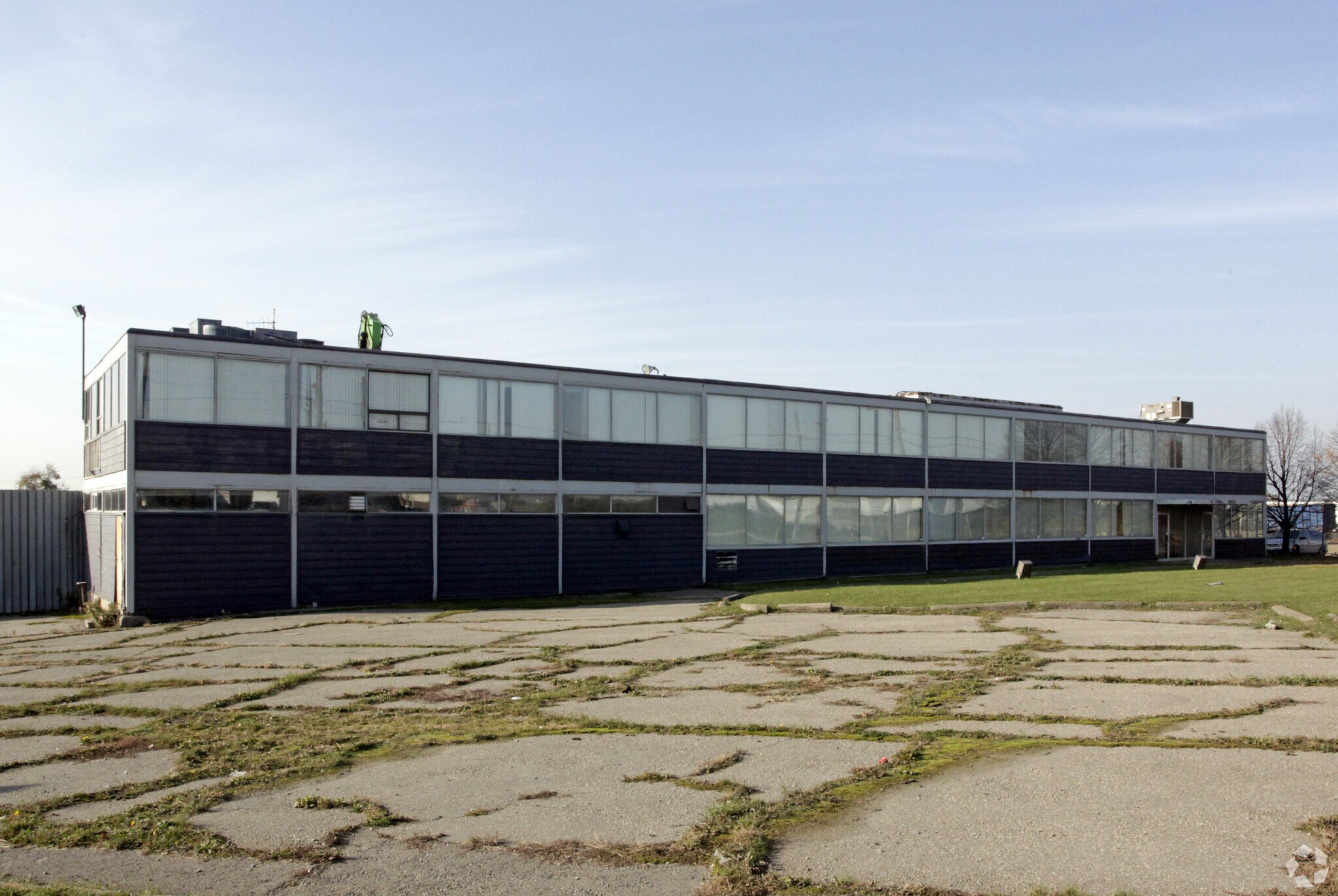 55 Fenmar Dr, Toronto, ON à vendre Photo principale- Image 1 de 1