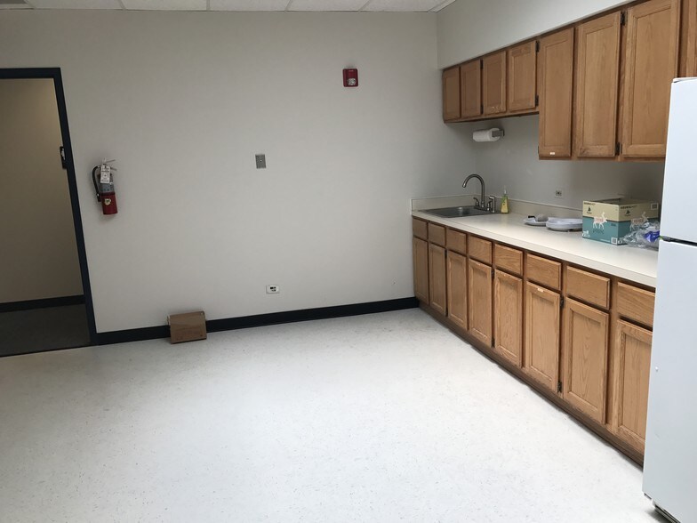 1303-1359 Barclay Blvd, Buffalo Grove, IL à louer - Photo intérieure - Image 3 de 16