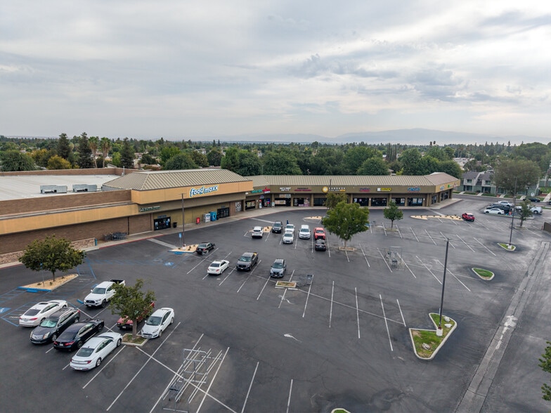 6300 White Ln, Bakersfield, CA for sale - Building Photo - Image 2 of 17