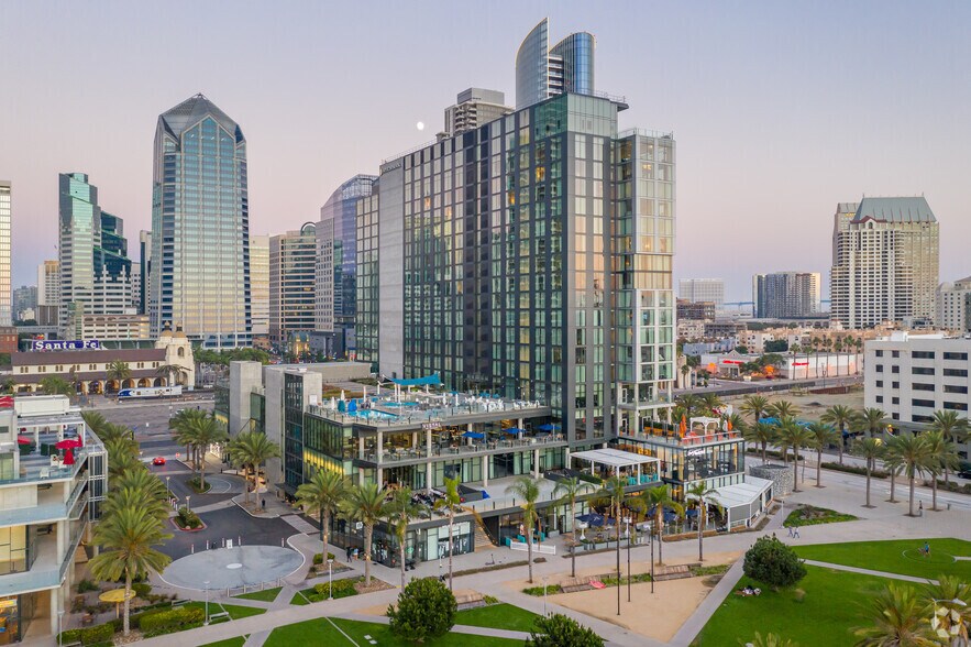 901 Bayfront Ct, San Diego, CA à louer - Photo du bâtiment - Image 3 de 16