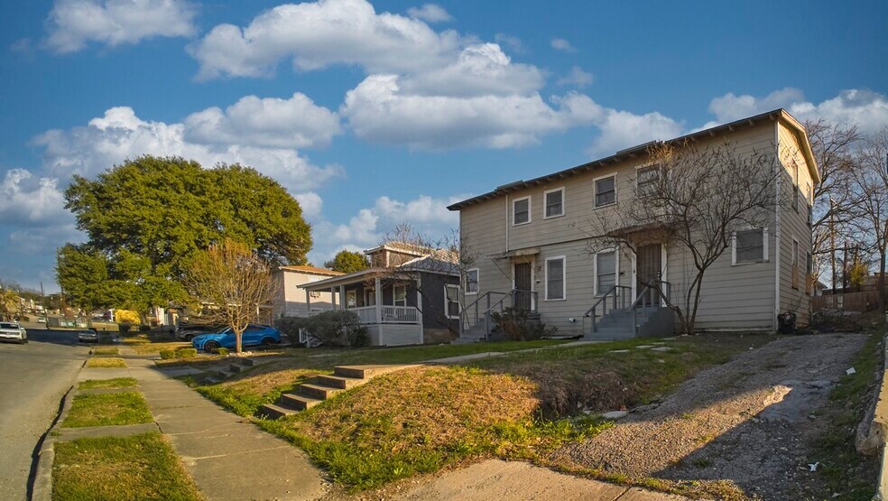 Mahncke Park portefeuille de 7 propriétés à vendre sur LoopNet.ca - Photo du bâtiment - Image 3 de 15