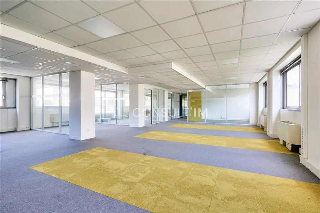 Office in Boulogne-Billancourt for lease Building Photo- Image 1 of 9