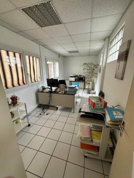 Industrial in Maisons-Alfort for sale - Interior Photo - Image 3 of 5