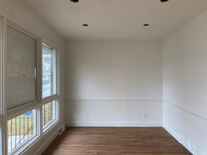 299 Guyon Ave, Staten Island, NY for lease Interior Photo- Image 2 of 10