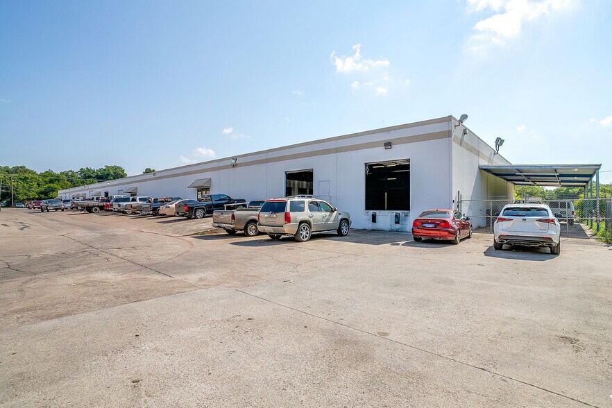5532 Midway Rd, Haltom City, TX à louer - Photo du bâtiment - Image 3 de 5