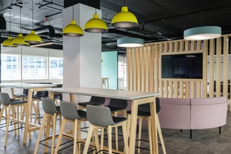 Midsummer Blvd, Milton Keynes for lease Interior Photo- Image 2 of 7