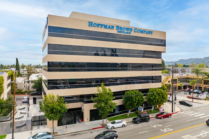 5000 Van Nuys Blvd, Sherman Oaks, CA à louer - Photo du bâtiment - Image 3 de 6