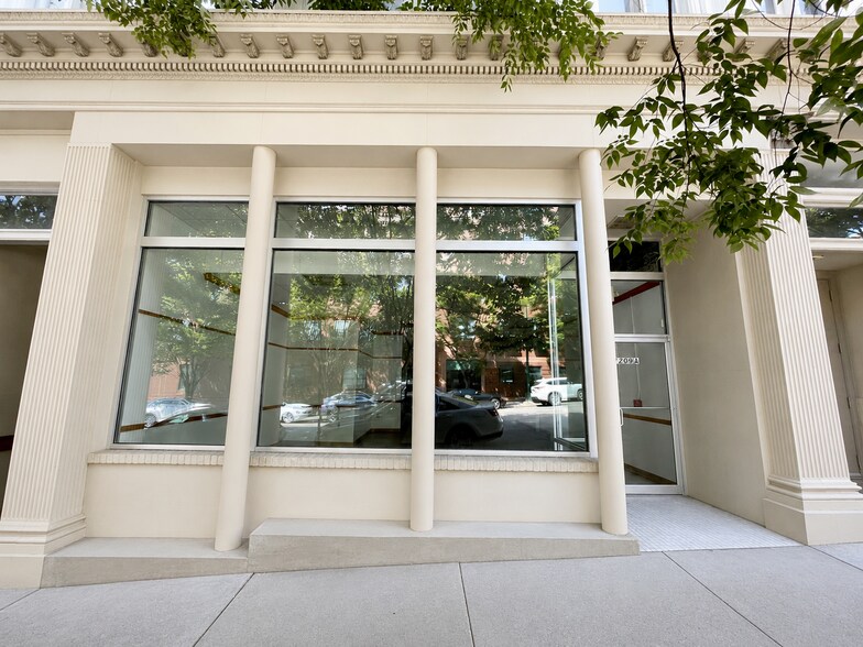 1209 E Main St, Richmond, VA à louer - Photo du bâtiment - Image 3 de 5