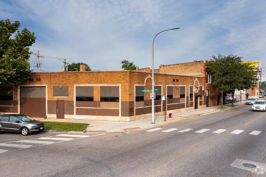 4301 W Grand Ave, Chicago, IL for lease - Building Photo - Image 1 of 23