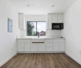 2744-2804 W Florence Ave, Los Angeles, CA for lease Interior Photo- Image 2 of 7