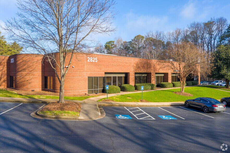 3025 Breckinridge Blvd, Duluth, GA à louer - Photo du bâtiment - Image 2 de 25