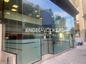 Commerce de détail dans Sant Just Desvern, Barcelona à louer Photo intérieure- Image 2 de 17