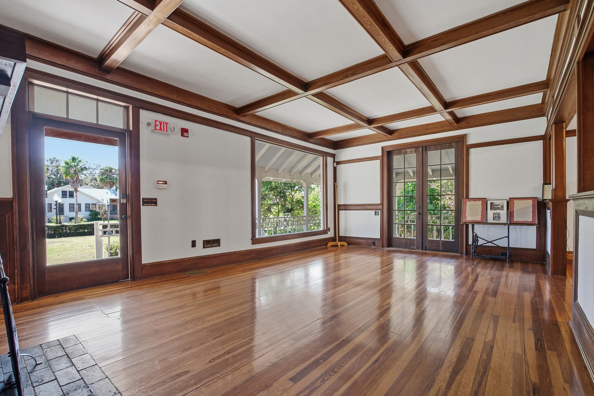 34 W Orange St, Tarpon Springs, FL for lease Interior Photo- Image 1 of 15