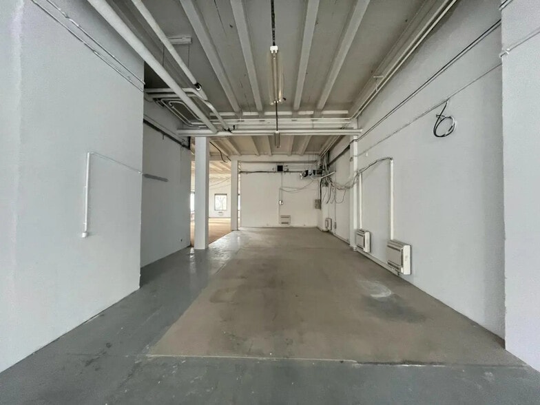 Local d'activités dans Osny à vendre - Photo intérieure - Image 1 de 9