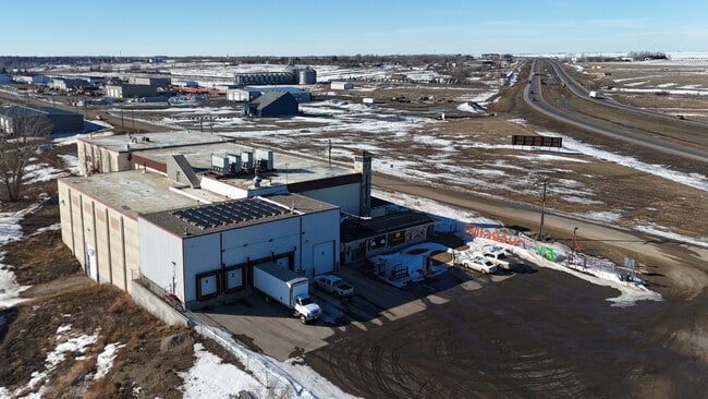 Plus de détails pour 1605 Caribou St E, Moose Jaw, SK - Industriel à louer