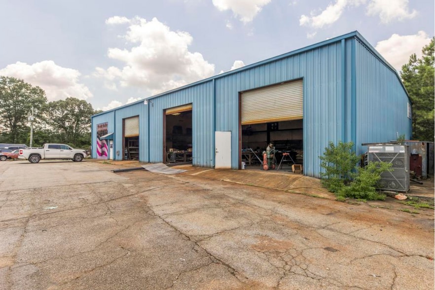 808 Industrial Way, Warner Robins, GA à louer - Photo du bâtiment - Image 2 de 7