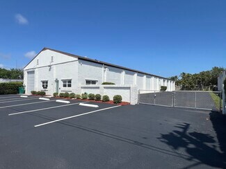 Plus de détails pour 128 Tomahawk Dr, Indian Harbour Beach, FL - Industriel à vendre