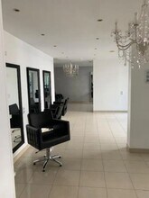 96 Rue De Verdun, Suresnes for lease Interior Photo- Image 2 of 9