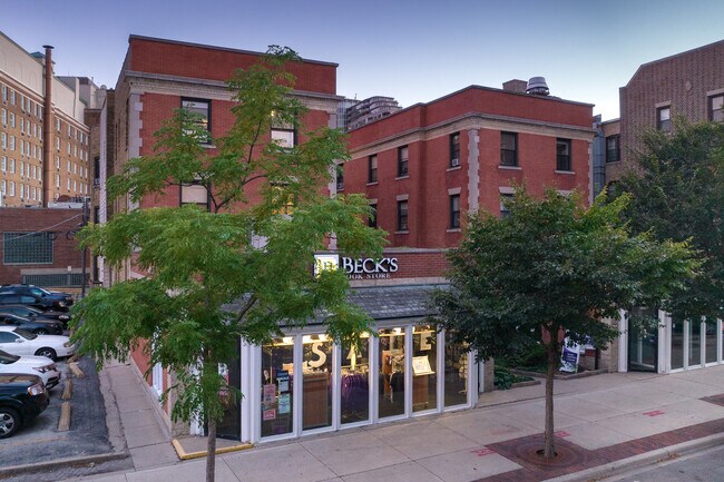More details for 716 Clark St, Evanston, IL - Retail for Lease