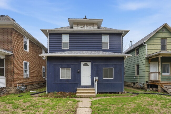 Plus de détails pour 1415 18th Ave, East Moline, IL - Multi-résidentiel à vendre