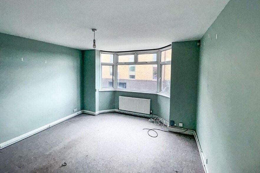 148 Kings Rd, Newbury à vendre - Photo du bâtiment - Image 2 de 29
