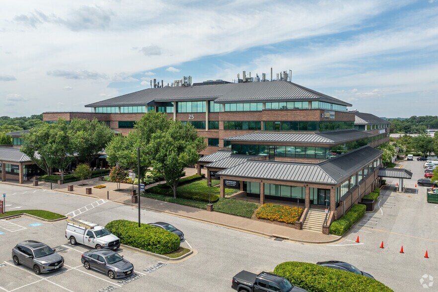 25 Crossroads Dr, Owings Mills, MD à louer - Photo du bâtiment - Image 3 de 5