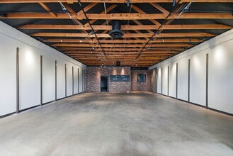 4553 Van Nuys Blvd, Sherman Oaks, CA à louer Photo intérieure- Image 2 de 3