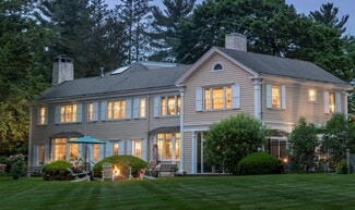 Plus de détails pour 85 Stockbridge Rd, Lee, MA - Services hôteliers à vendre