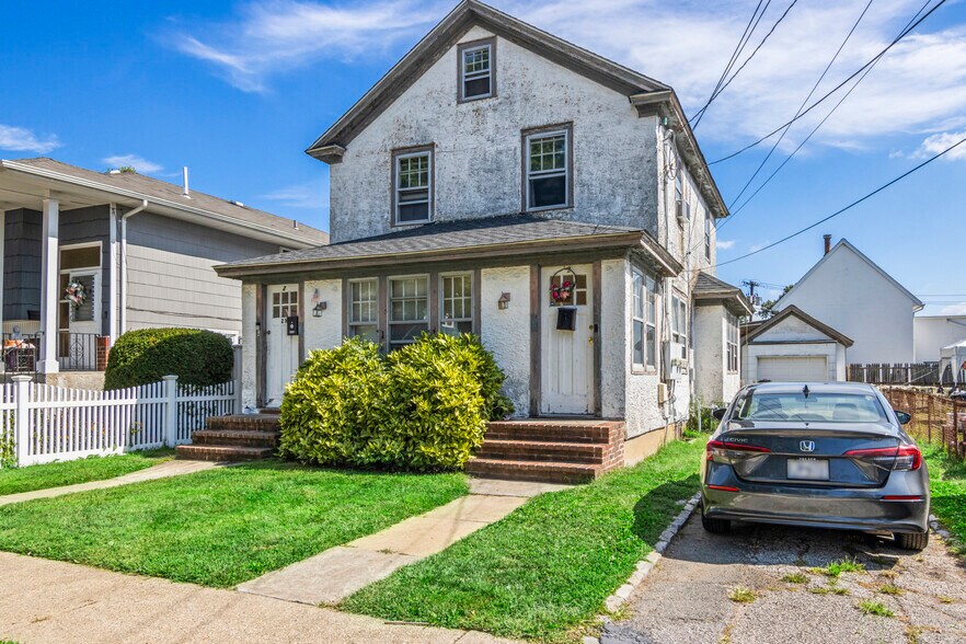 2 Carleton Pl, North Baldwin, NY à vendre - Photo du bâtiment - Image 2 de 9