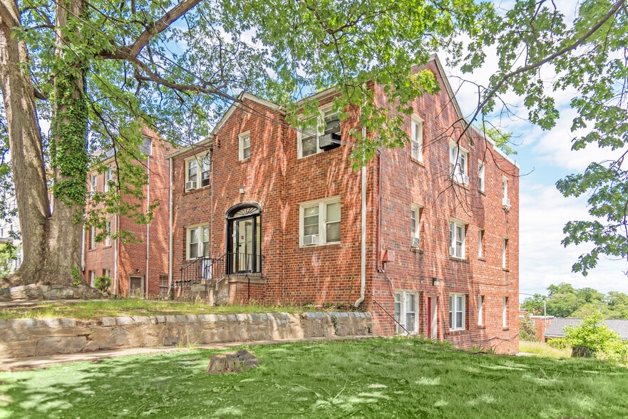 2920 P St SE, Washington, DC for sale - Building Photo - Image 2 of 9