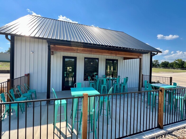 211 W Highway 70, Madill, OK à vendre - Photo du bâtiment - Image 2 de 24