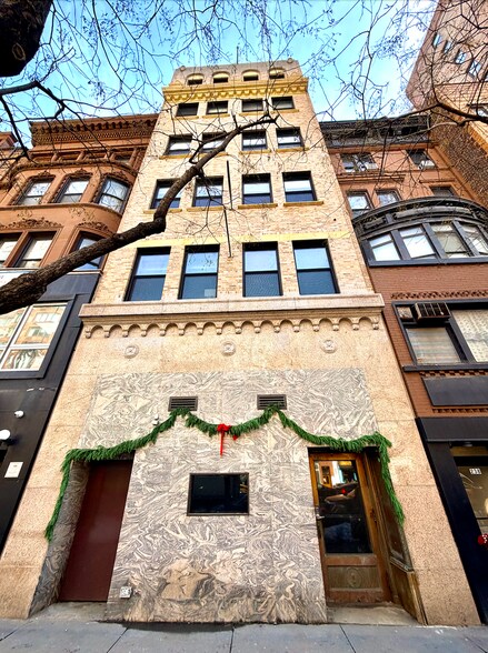236 W 72nd St, New York, NY à vendre - Photo du bâtiment - Image 3 de 14