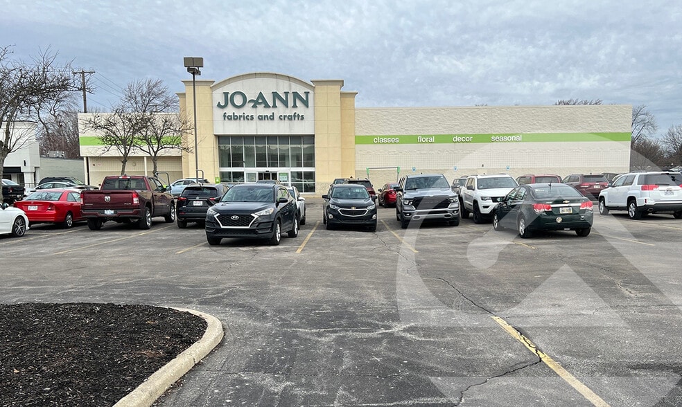 4948 Monroe St, Toledo, OH for lease - Building Photo - Image 1 of 6