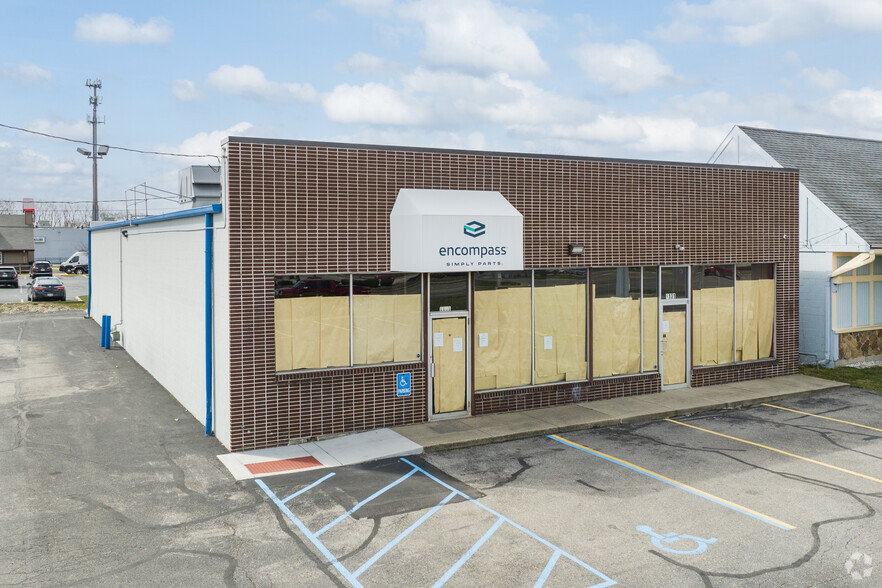 1131 W Alexis Rd, Toledo, OH for lease - Primary Photo - Image 1 of 6