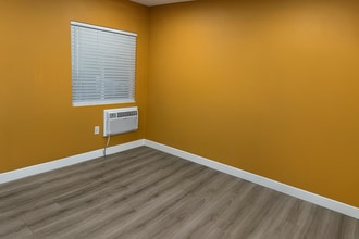 1414-1418 S 3rd St, Las Vegas, NV for lease Interior Photo- Image 2 of 5